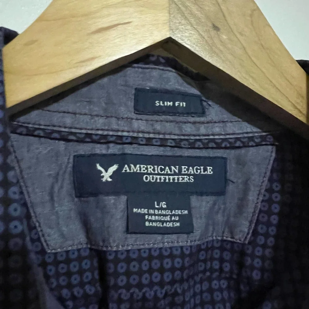 American Eagle Blue Blue Black pattern button down L